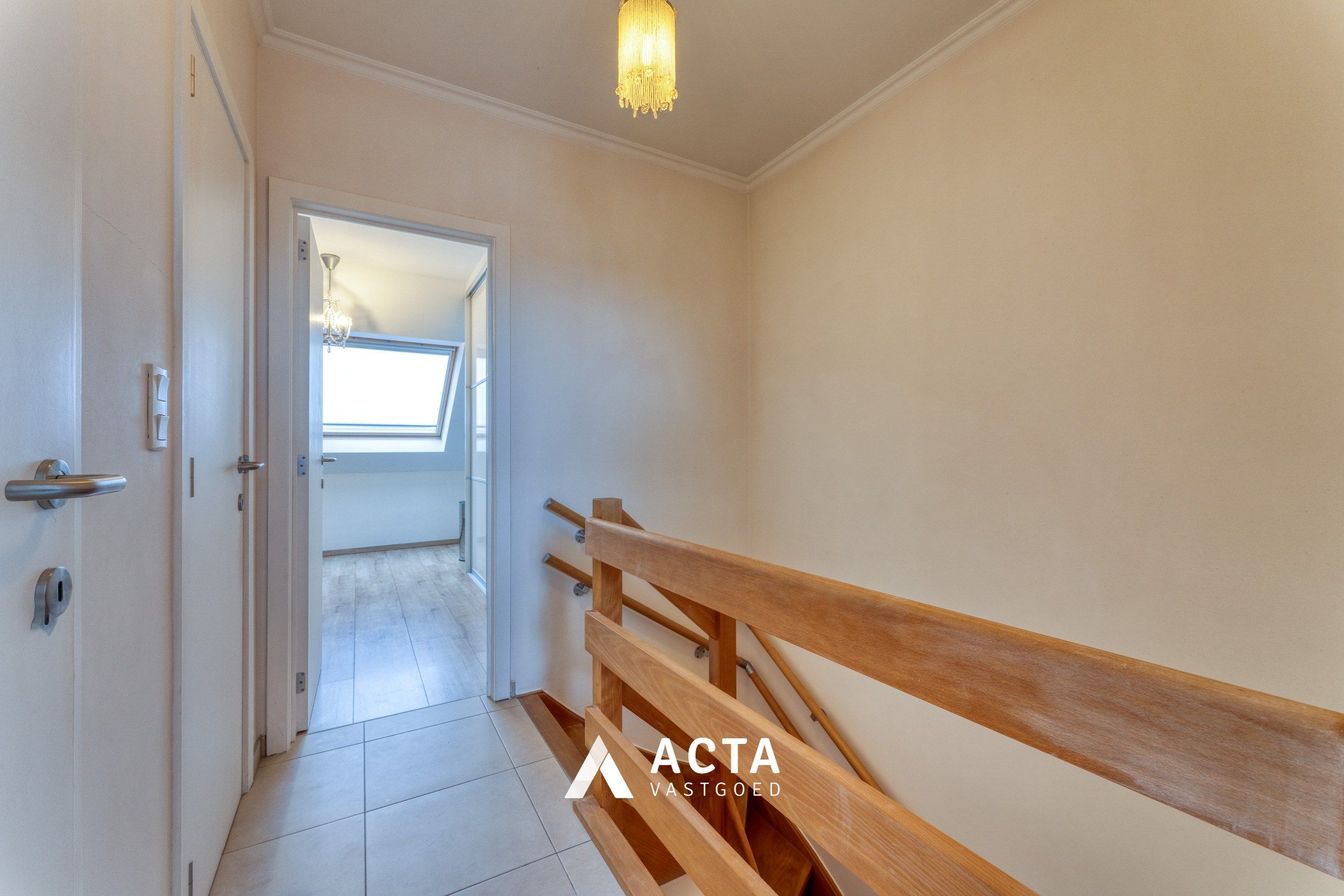 Instapklaar duplexappartement met twee slaapkamers en terras! foto 15