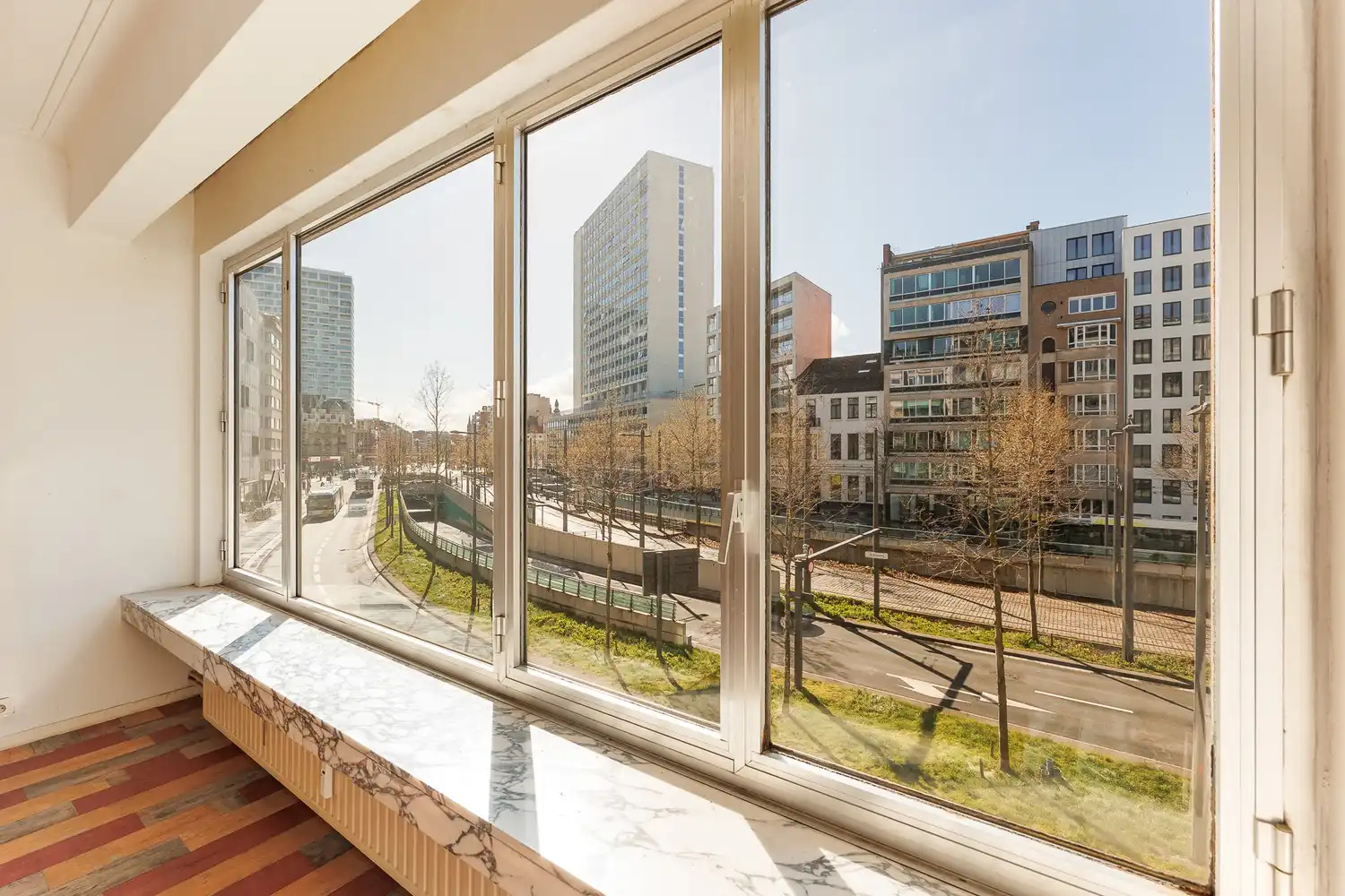 2-slpk appartement van  95m² met terras op toplocatie! foto {{pictureIndex}}