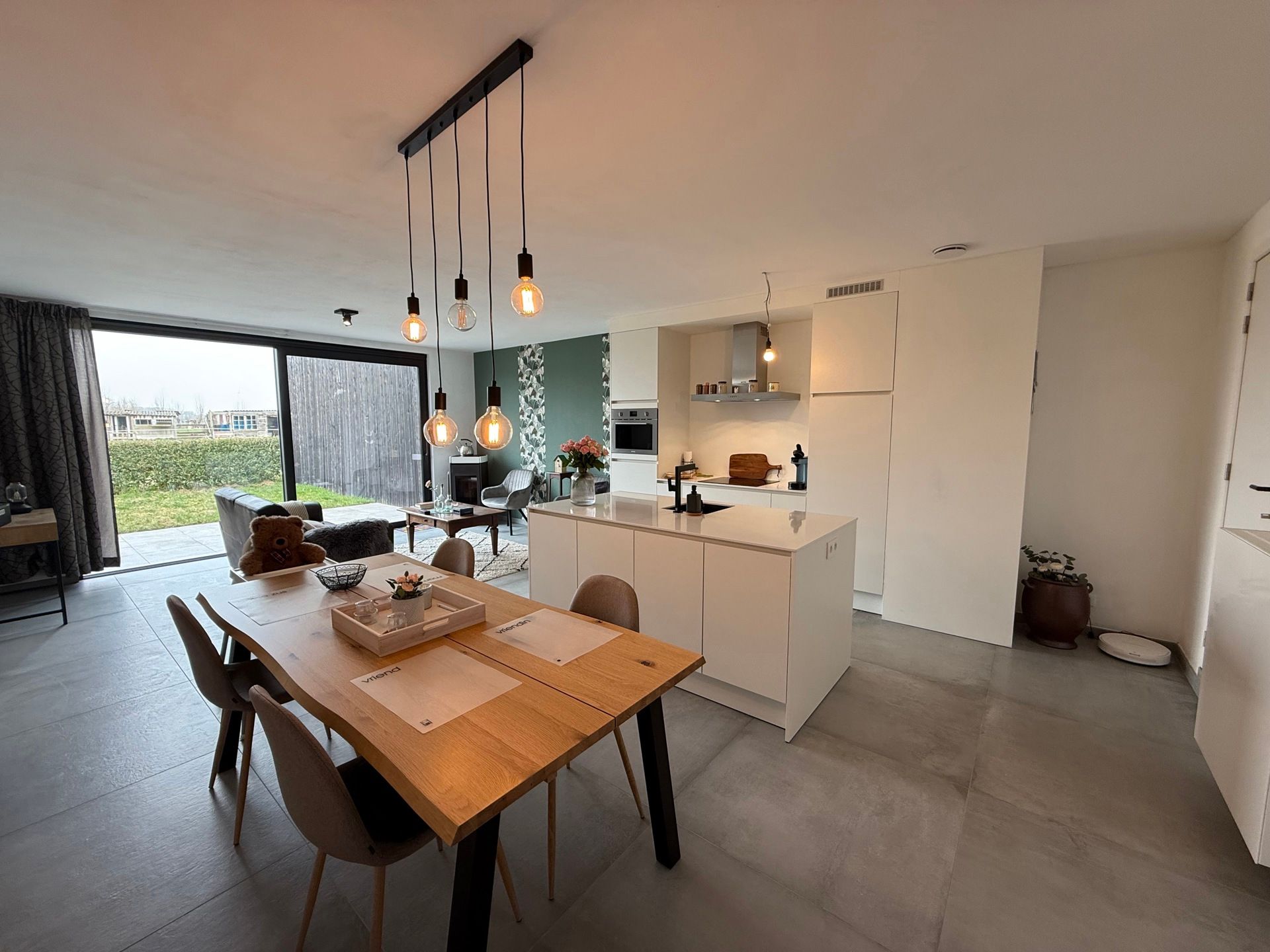 OVERMERE - Recente woning met open zicht. foto 3