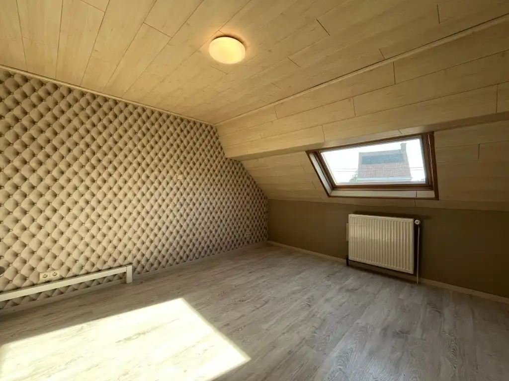 Langemark – Halfopen woning met 3 slaapkamers, tuin en carport foto 10