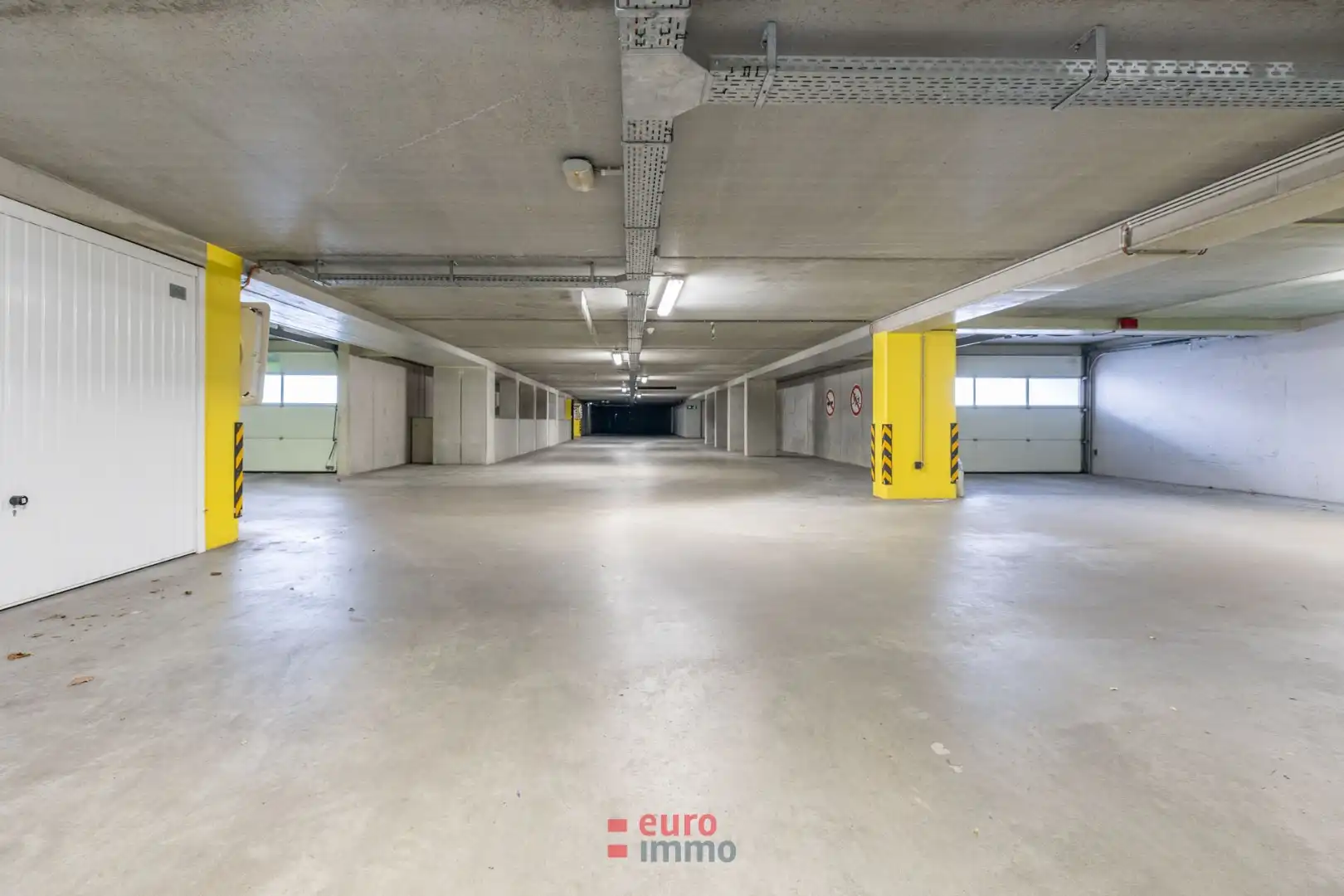 Afgesloten garagebox op een centrale ligging. foto 2