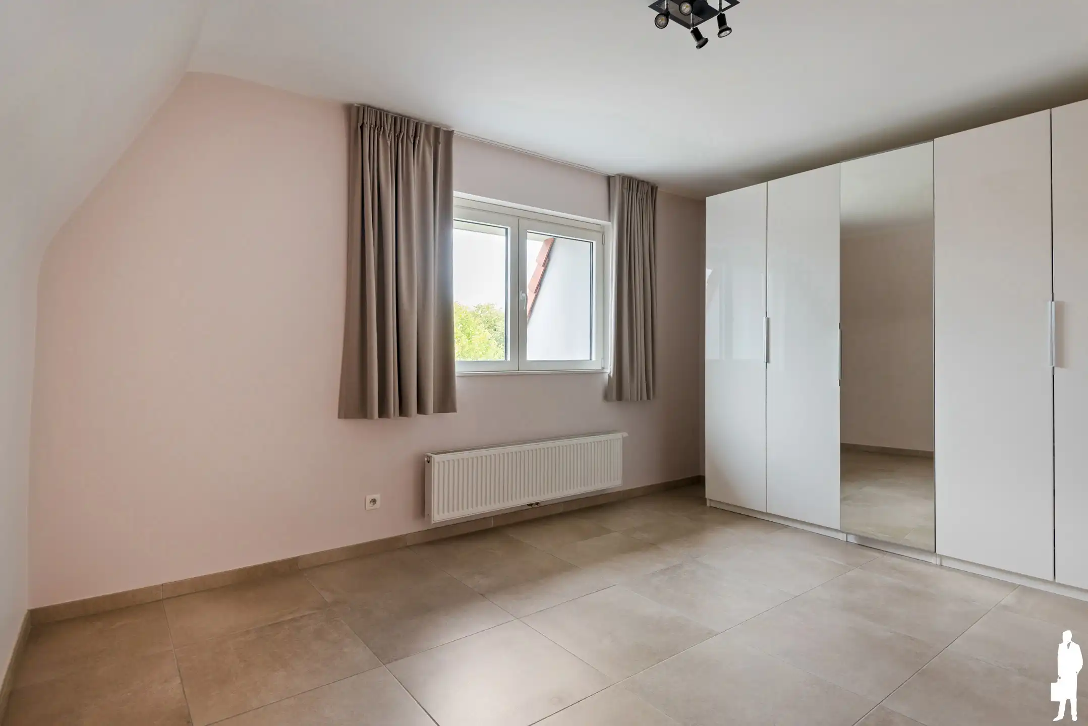 Modern appartement met 3 slaapkamers, terras en staanplaats foto 15