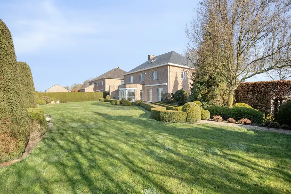 Riante villa met vier slaapkamers en prachtig uitzicht op strategische ligging foto 19