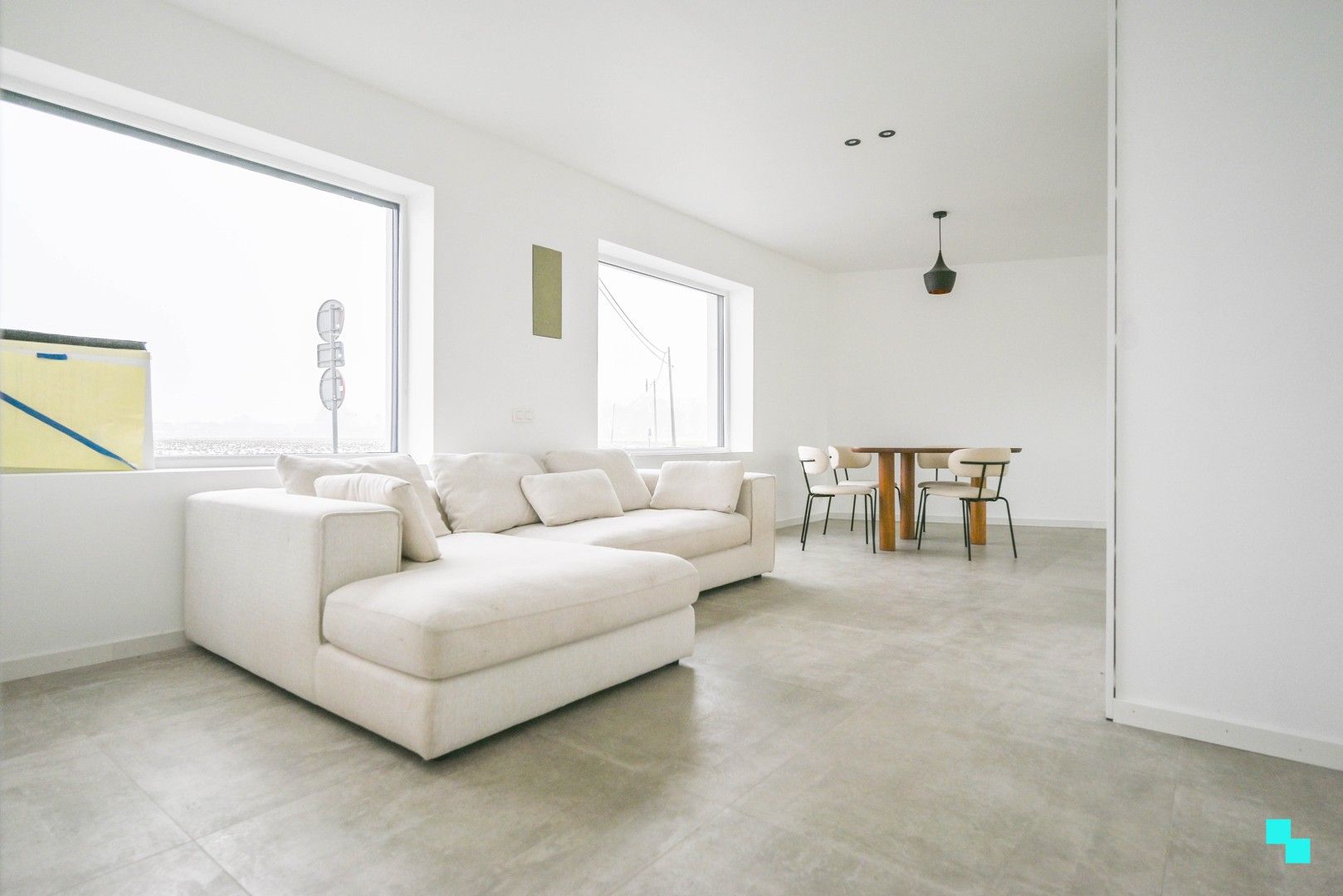 Volledig gerenoveerde woning met zicht op de velden foto 2