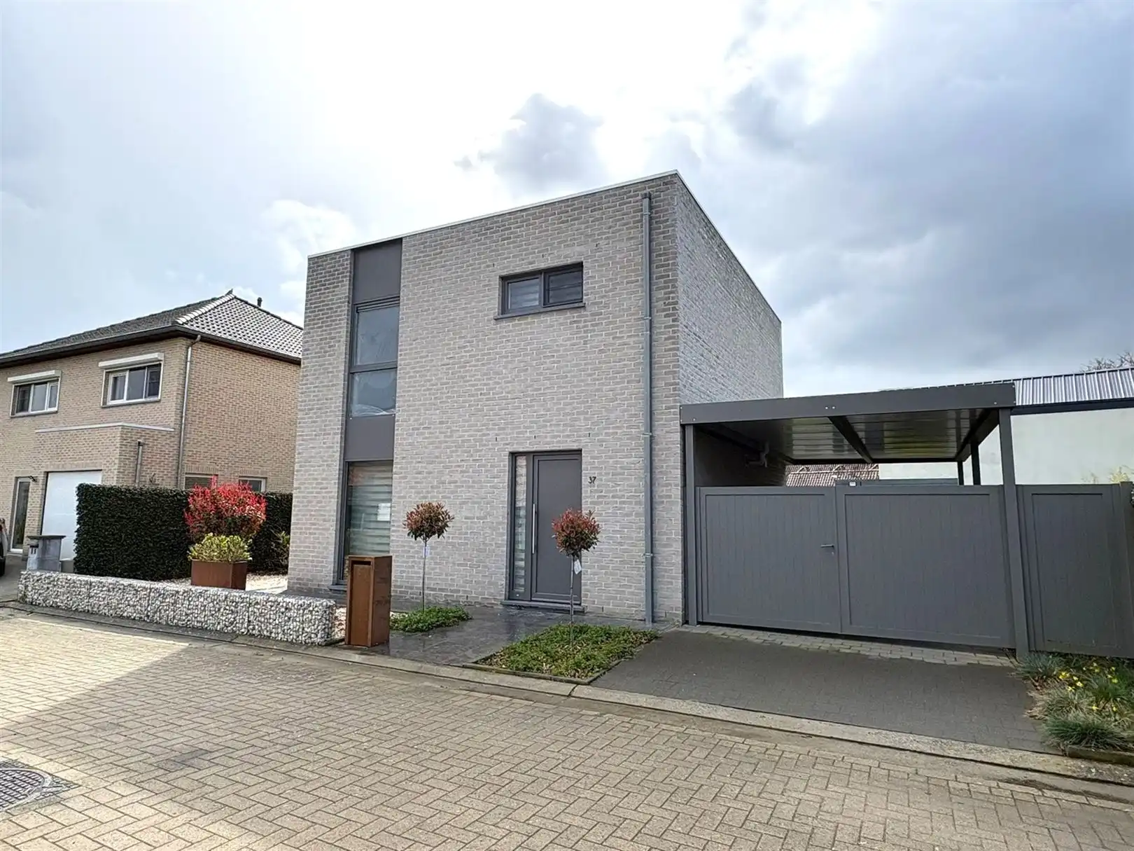 TE HUUR: Moderne vrijstaande woning met 3 slaapkamers te Aarschot! foto {{pictureIndex}}