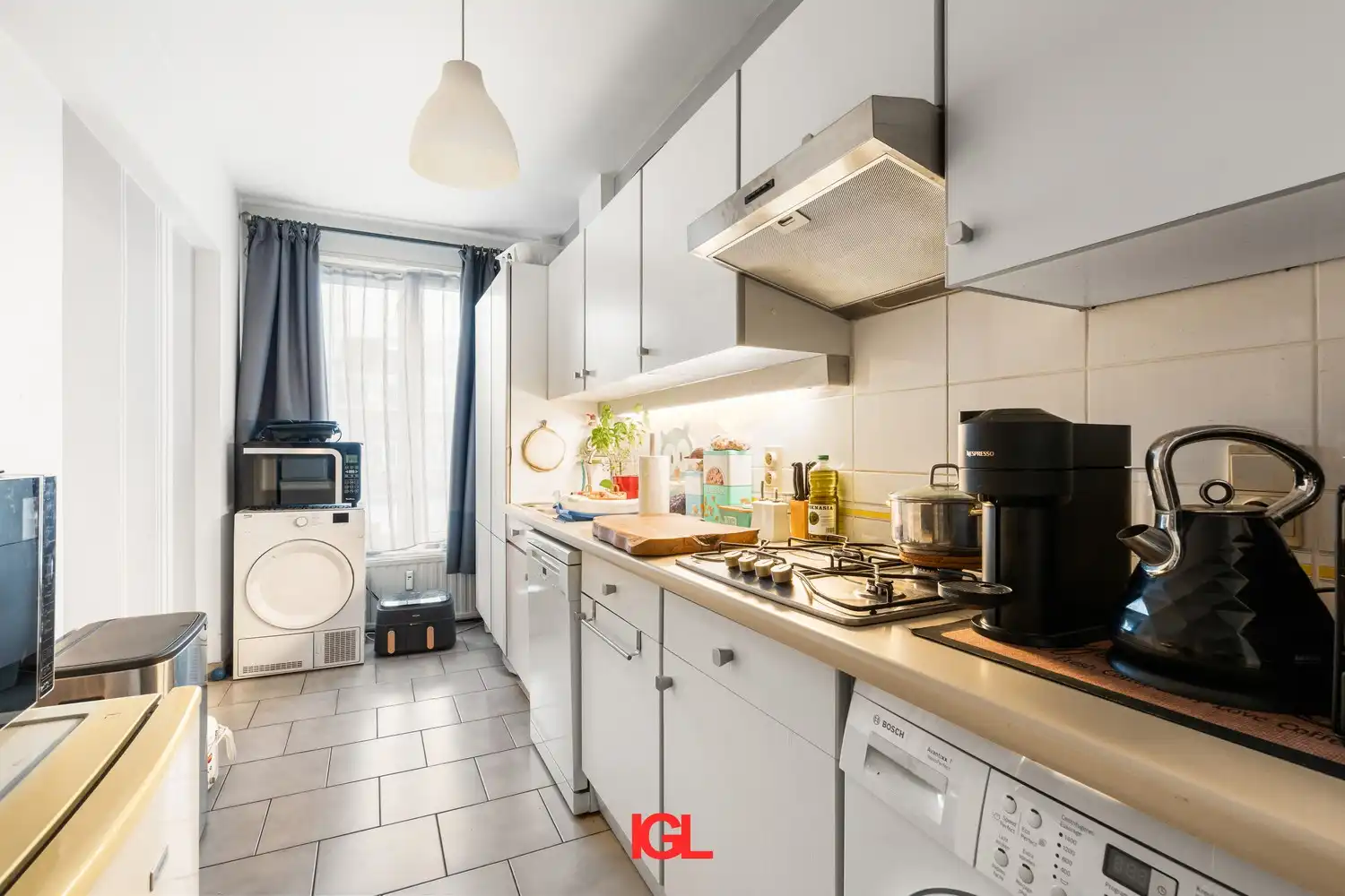 Zonnig & gerenoveerd één slaapkamer-appartement op grens Dilbeek-Molenbeek + optionele ondergrondse staplaats foto 8