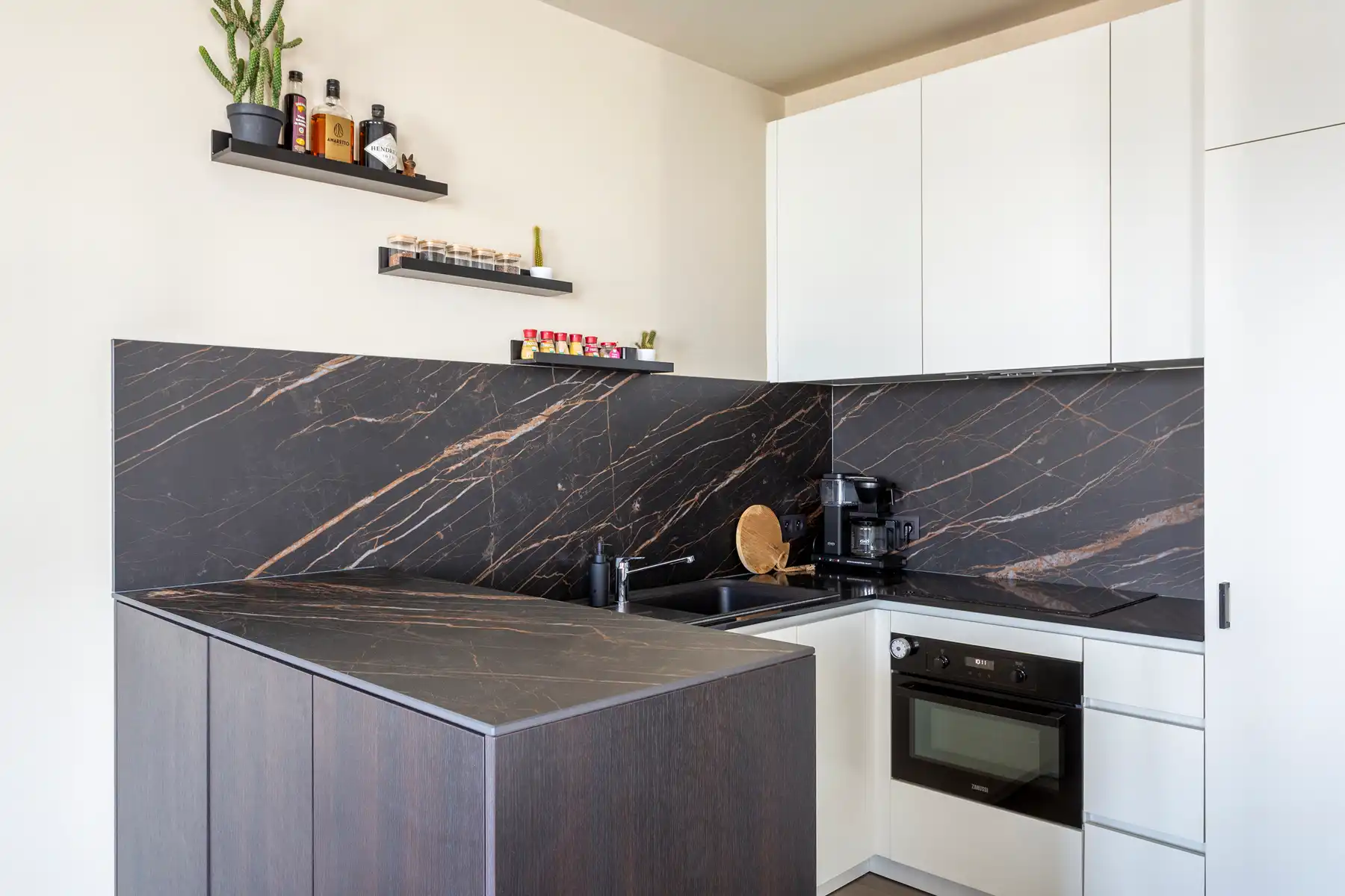 Lichtrijk appartement met unieke zichten over het Eilandje foto 9