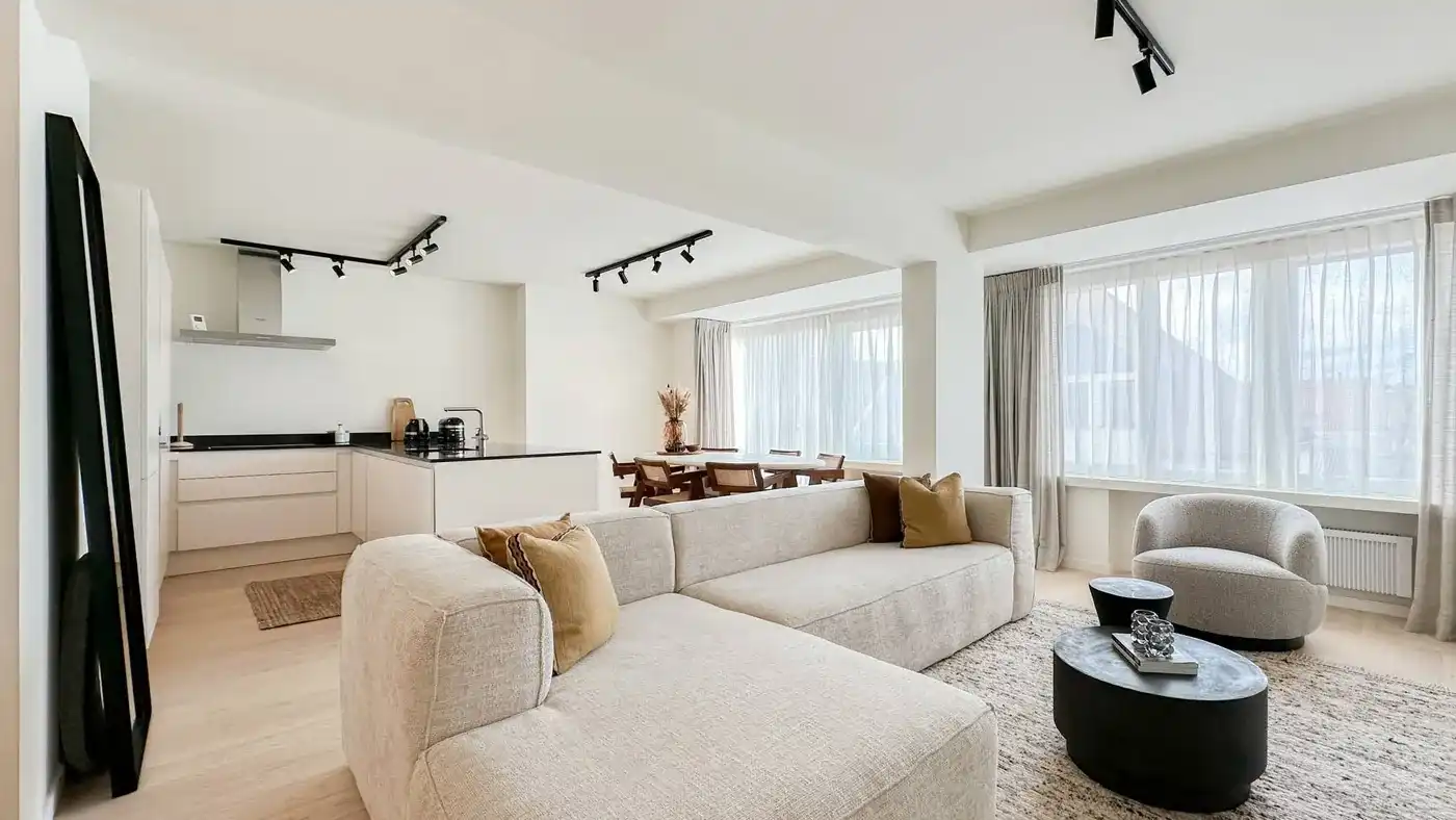 Hoofdfoto van de publicatie: Ruim en lichtrijk appartement met 3 slaapkamers, vlakbij de Groentenmarkt