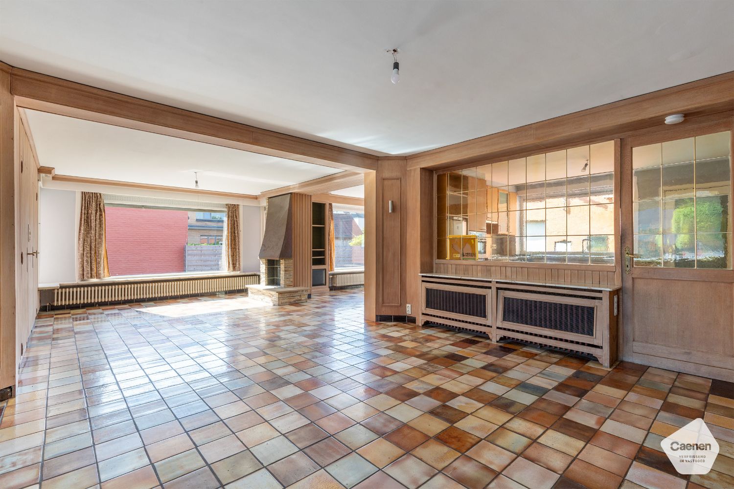 ZEER RUIME HALF-OPEN WONING met 4 slaapkamers en LOODS van 240m² foto 6