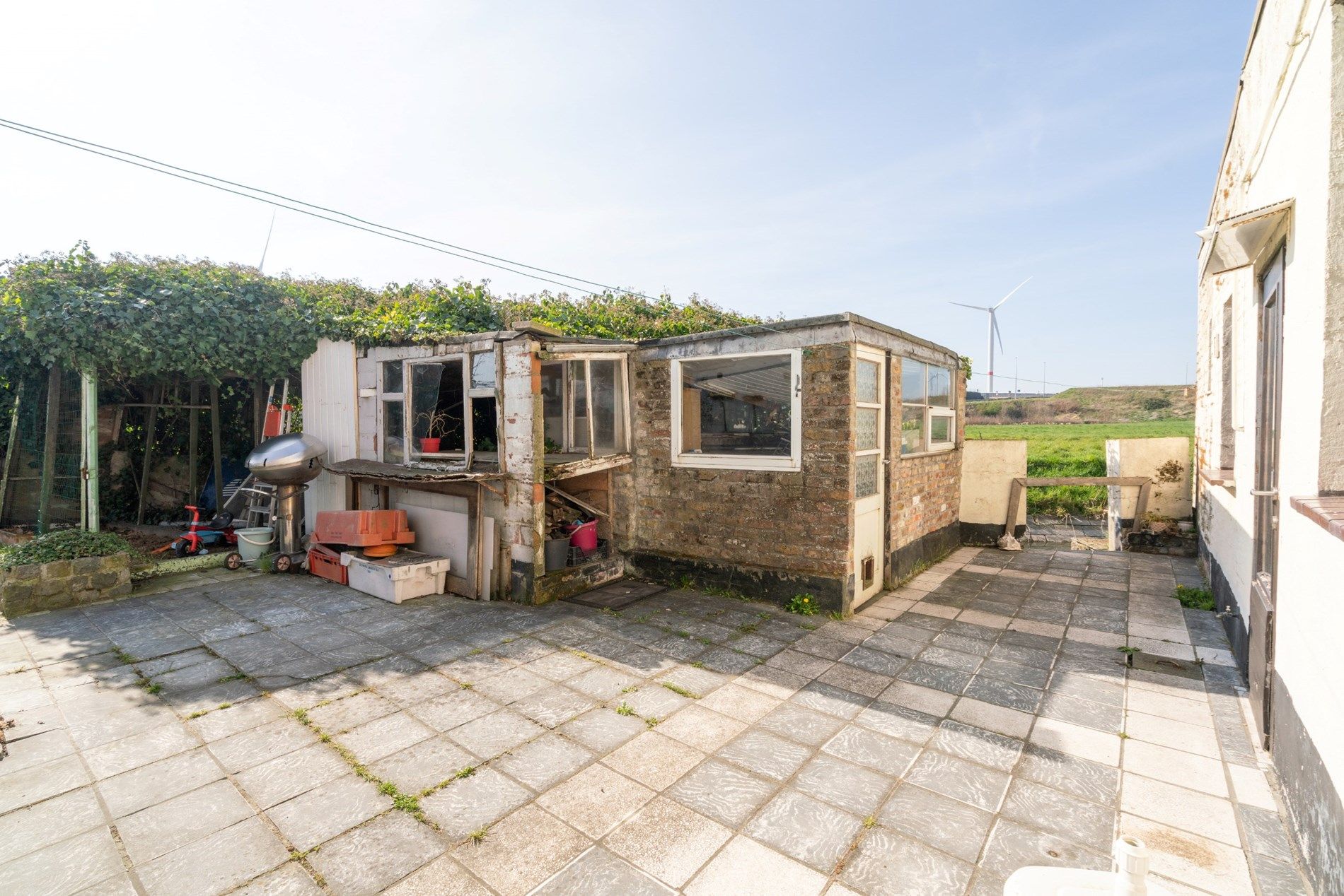 Hoekwoning met veel potentieel te Zwankendamme foto 14