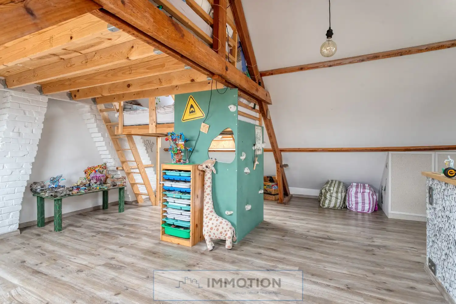 Gezellige en ruime familie woning op rustige ligging te Harelbeke foto 33