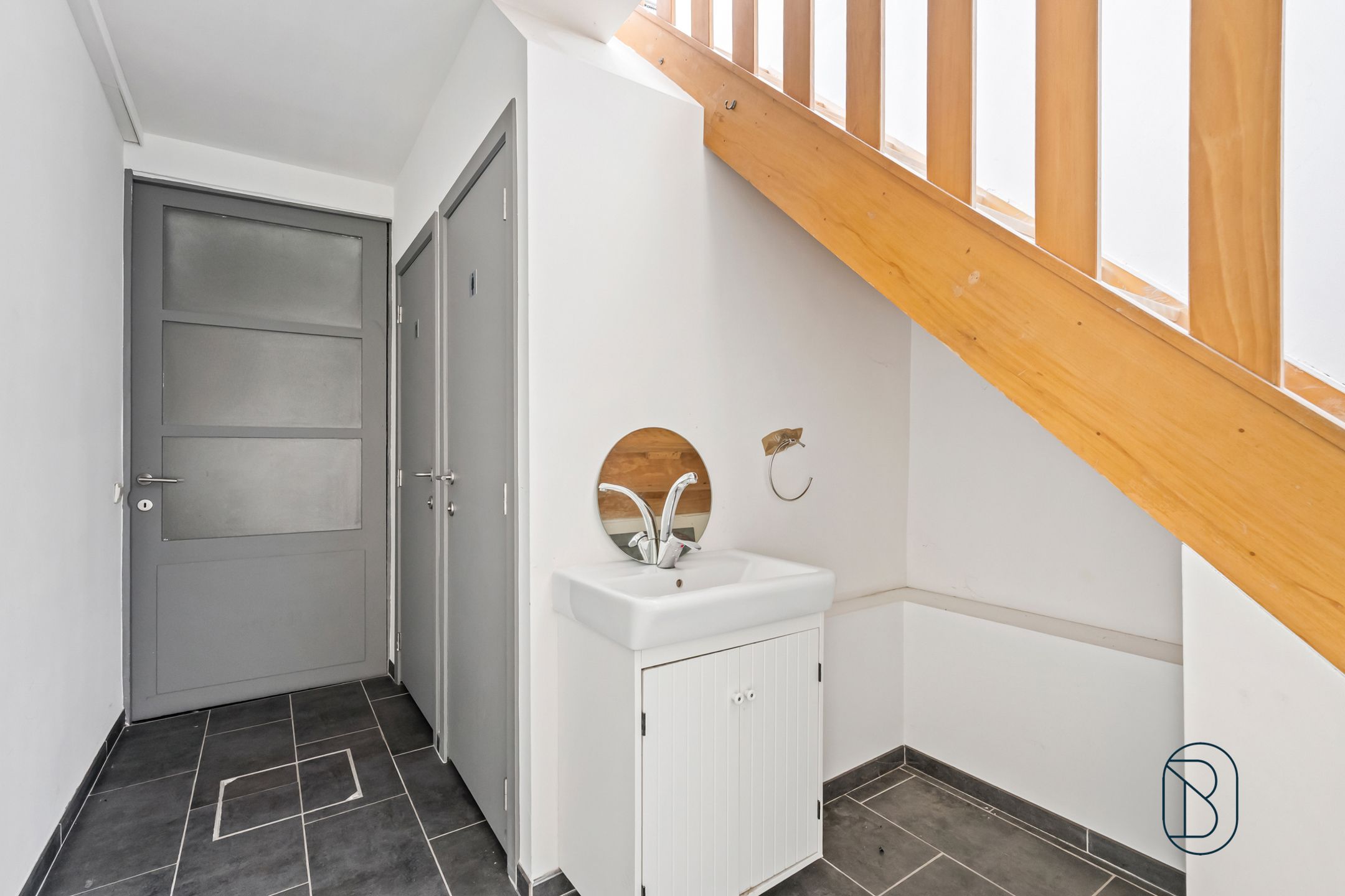 Handelspand met kantoren op topligging in centrum Kortrijk foto 9