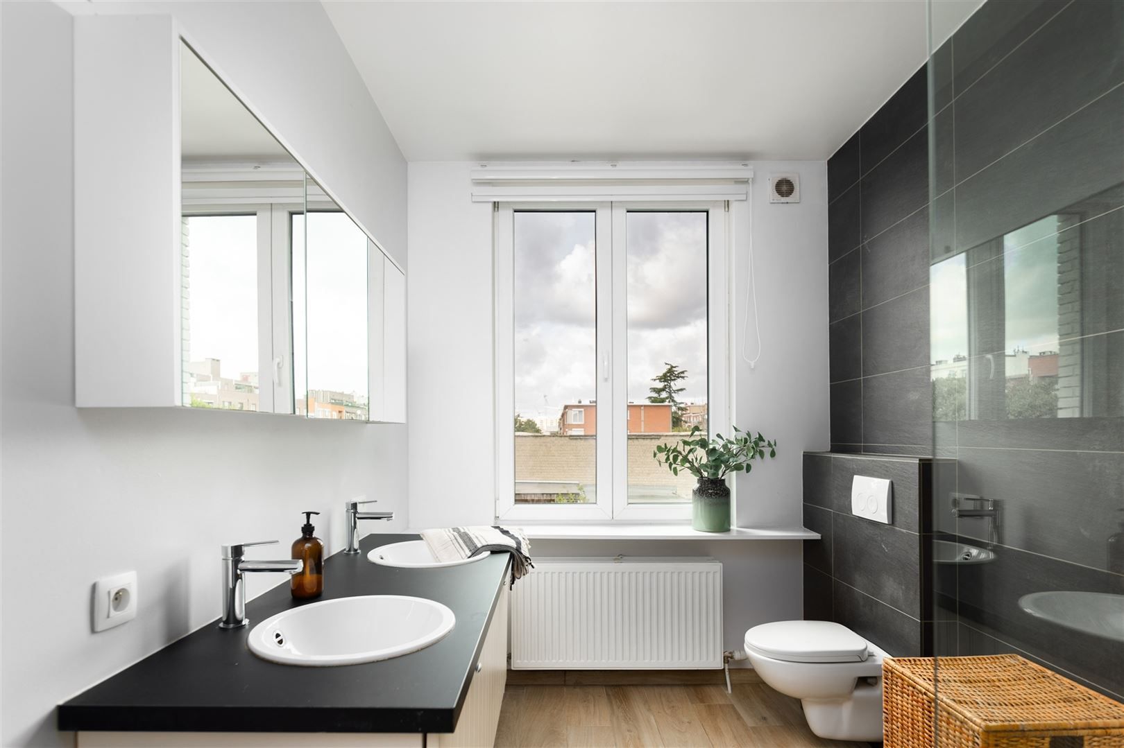 Charmante, instapklare woning op de grens van Stad Antwerpen  foto 10