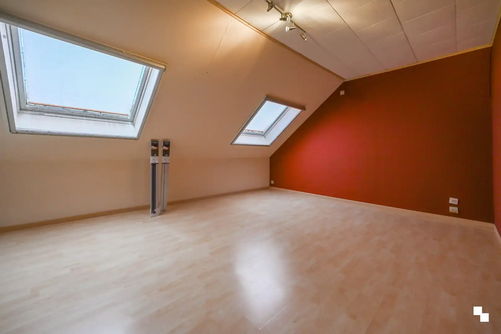 Verder op te knappen handelseigendom met woonst in centrum Izegem foto 19
