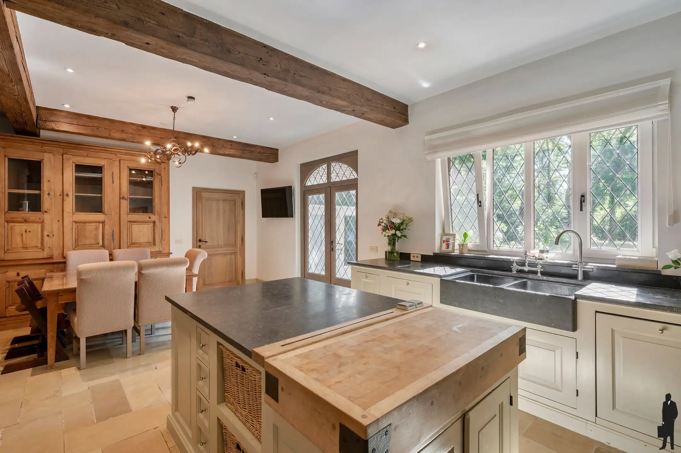 Karaktervolle villa met binnenzwembad in de "Lint" foto 14