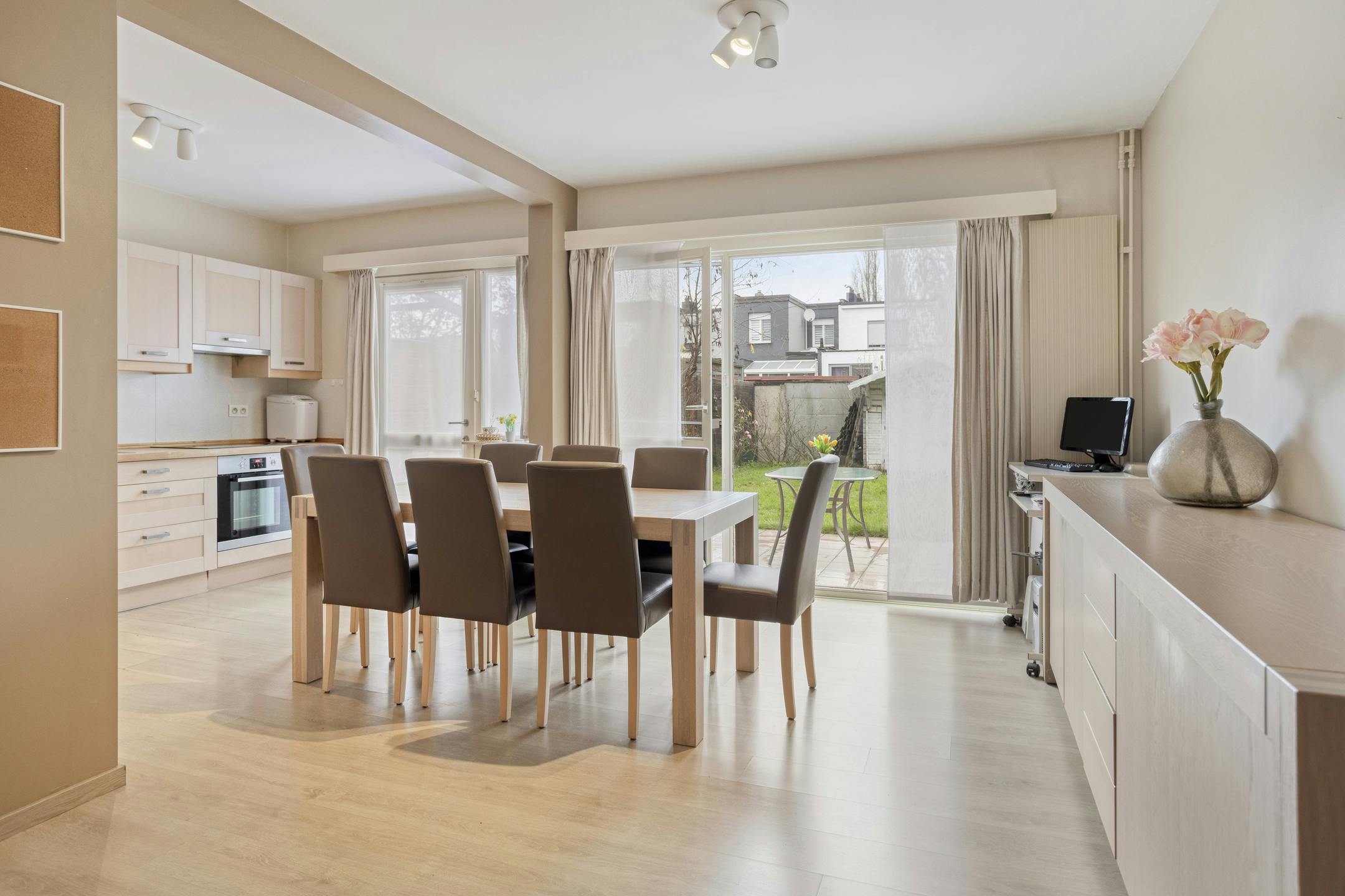 Gezellig huis te koop met garage in Merksem foto 9