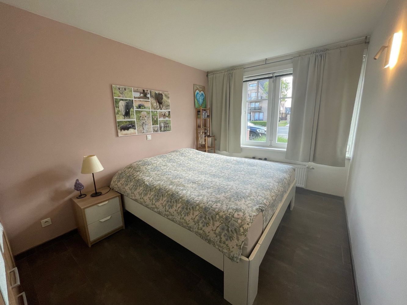 Ongemeubeld gelijkvloersappartement met twee slaapkamers, een terras en een staanplaats. foto 11