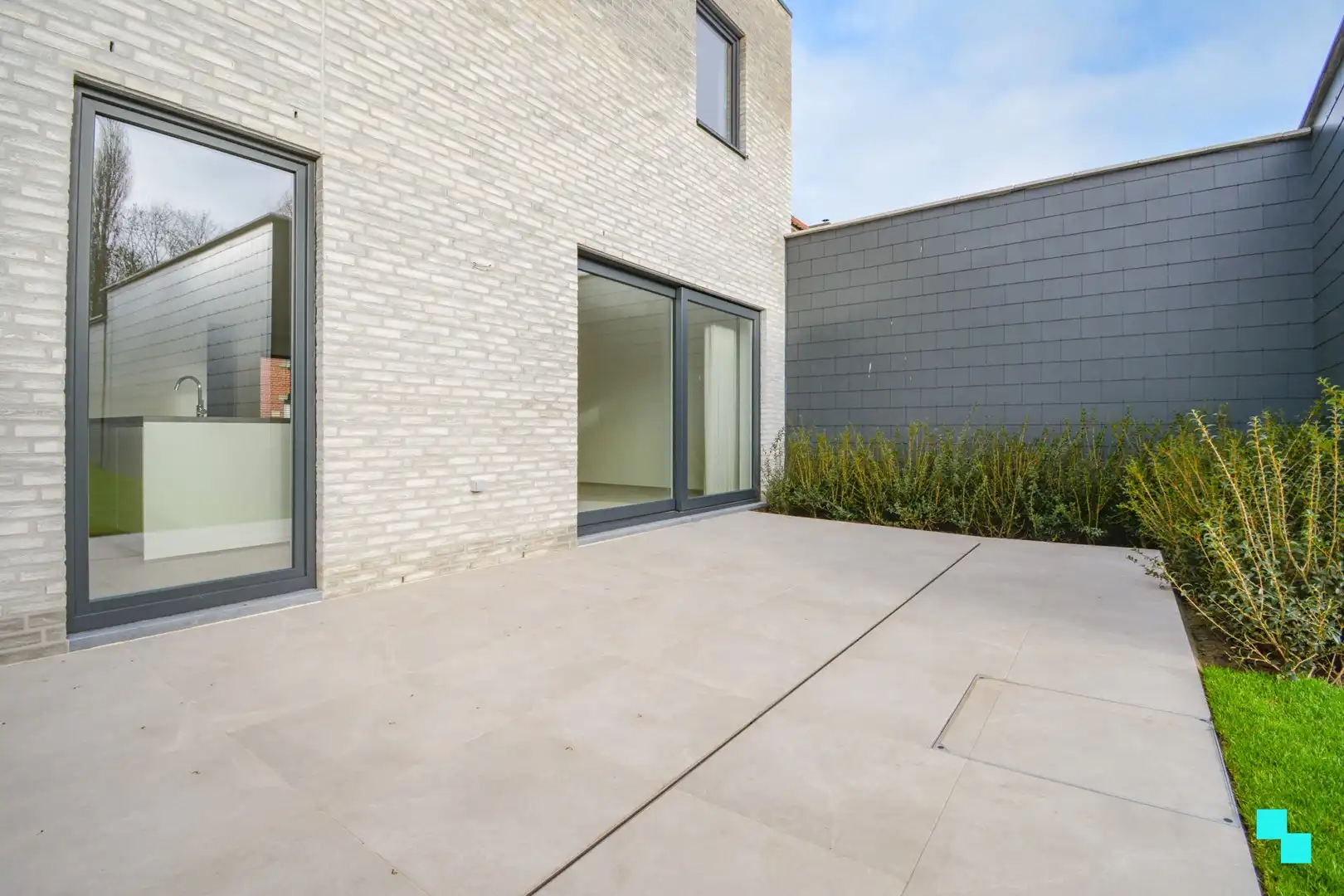 Volledig afgewerkte nieuwbouwwoning met carport te Sleihage foto 22