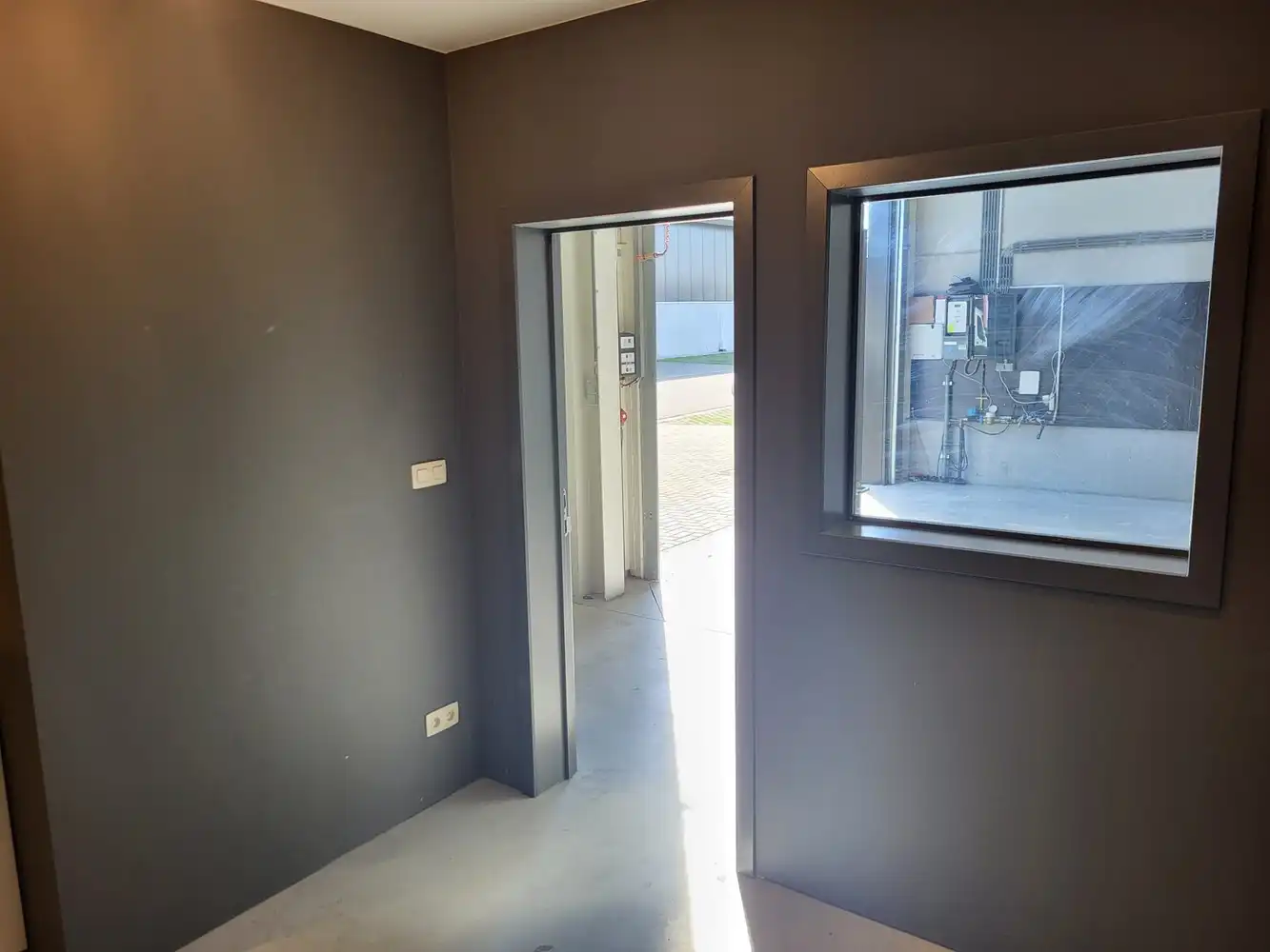 KMO-unit met kantoortje foto 8