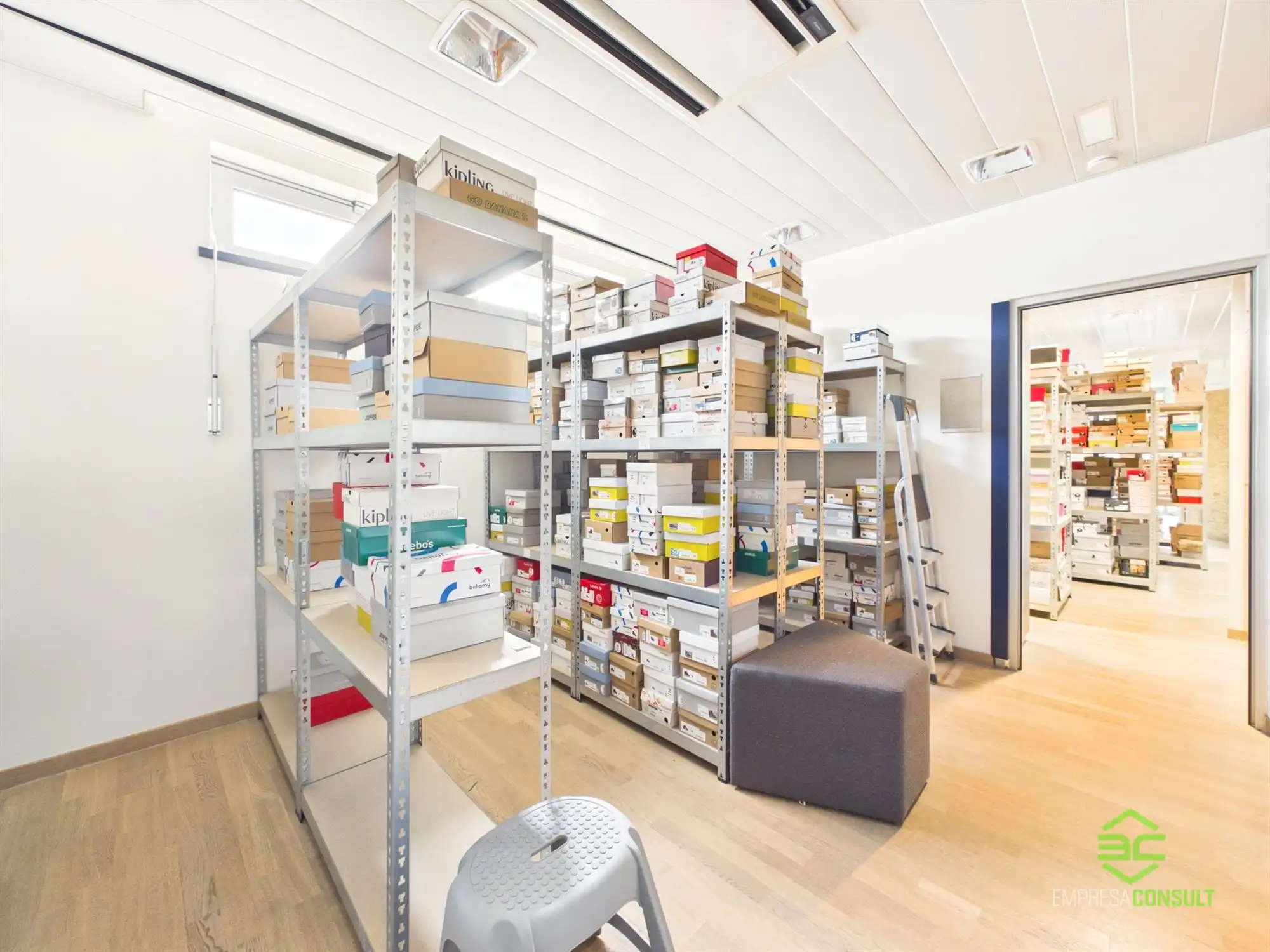 Handelsruimte van 125m² aan doorgaande weg in Budingen! foto 15
