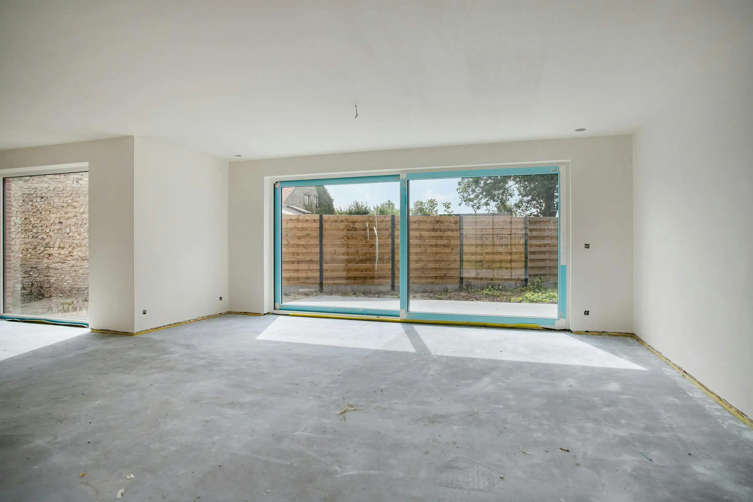 Halfopen nieuwbouwwoning te koop met 3 kamers, oprit en tuin foto 9