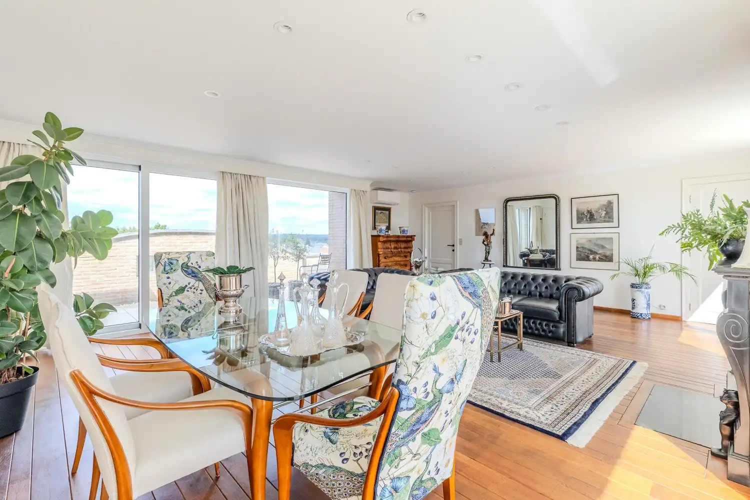 Ruim penthouse in centrum Lanaken met 3 slaapkamers en panoramisch uitzicht foto 8