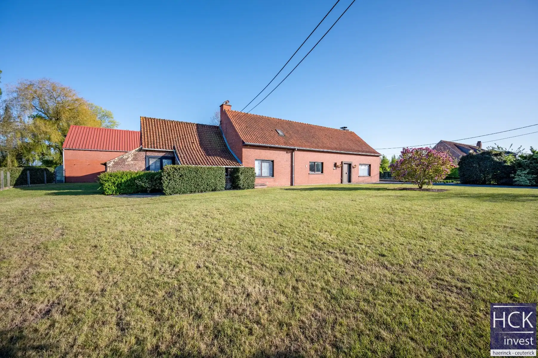 NOKERE - Alleenstaande woning met 3 SLPK en 2 garages op 1300 m² foto {{pictureIndex}}