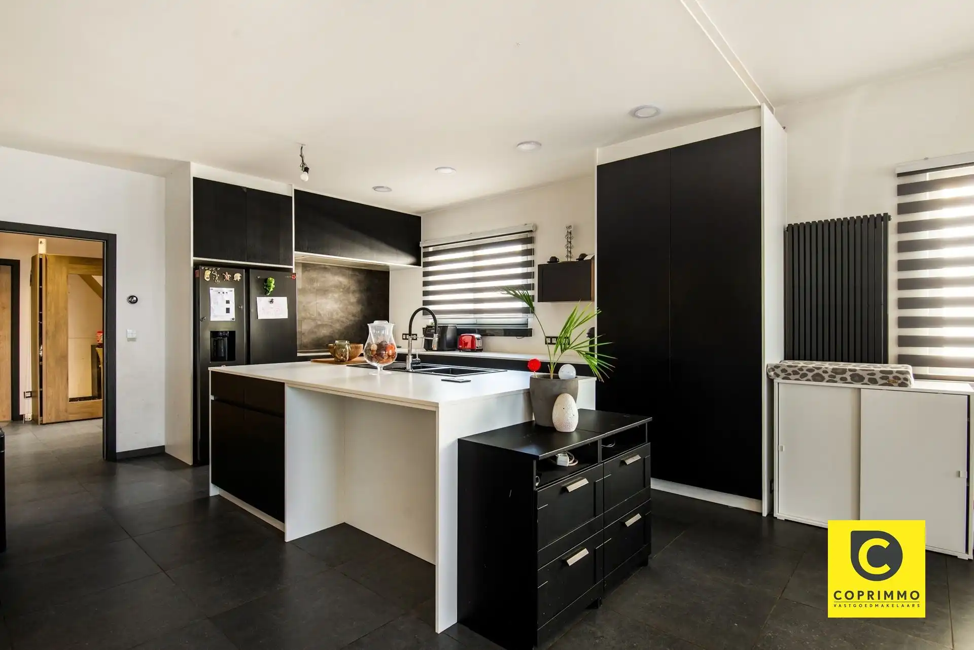 Woning: 4 slk + magazijn foto 5
