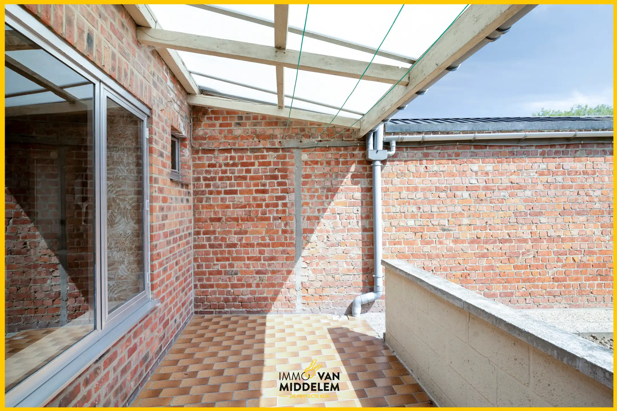 DEELS TE RENOVEREN 2-GEVEL WONING MET 2 SLAAPKAMERS EN TUIN foto 17