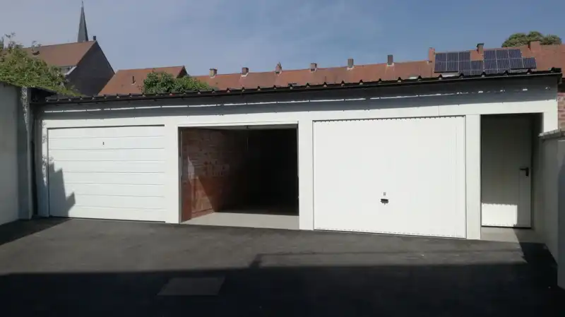 Roeselare, nabij station : Garage te koop in nieuwbouwcomplex met automatische inrijpoort, individuele garagepoort is manueel. foto 2