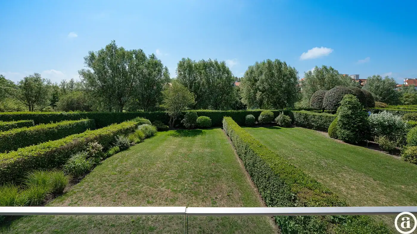 Gerenoveerd appartement in een villa residentie in het Zoute foto 4