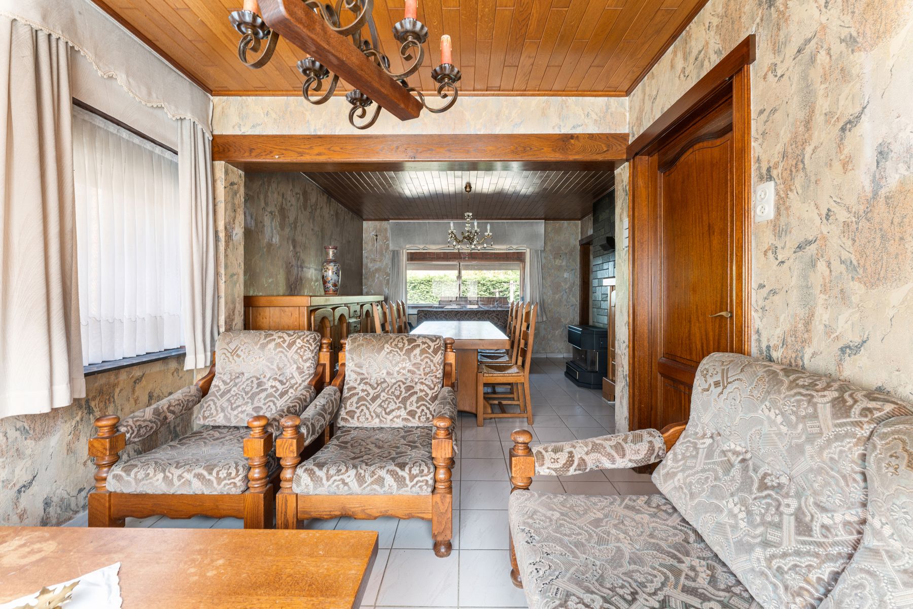 Op te knappen woning met tuin en garage foto 6