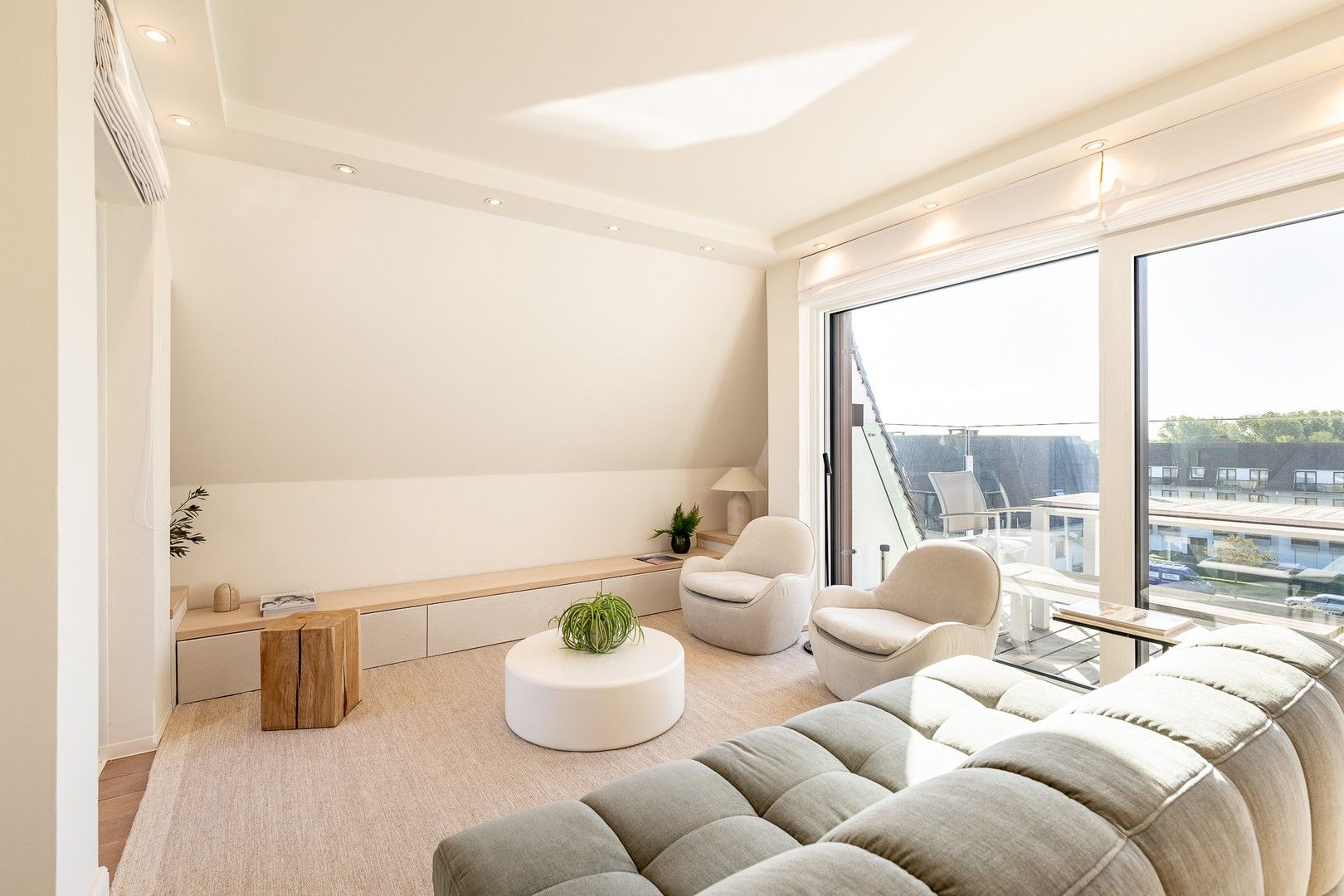 Stijlvol 1-slaapkamerappartement op de Wandeldijk foto 2