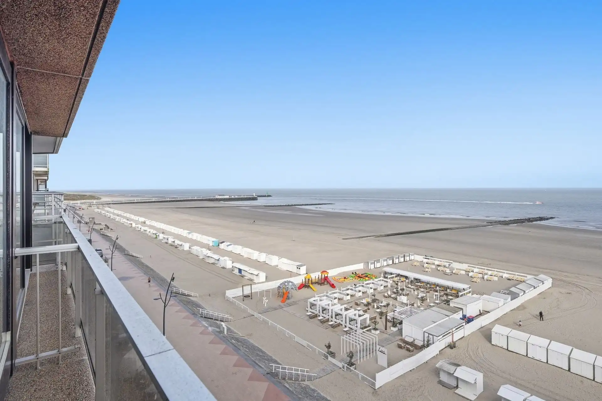 FRONTAAL ZEEZICHT / SLAAPHOEK foto 18