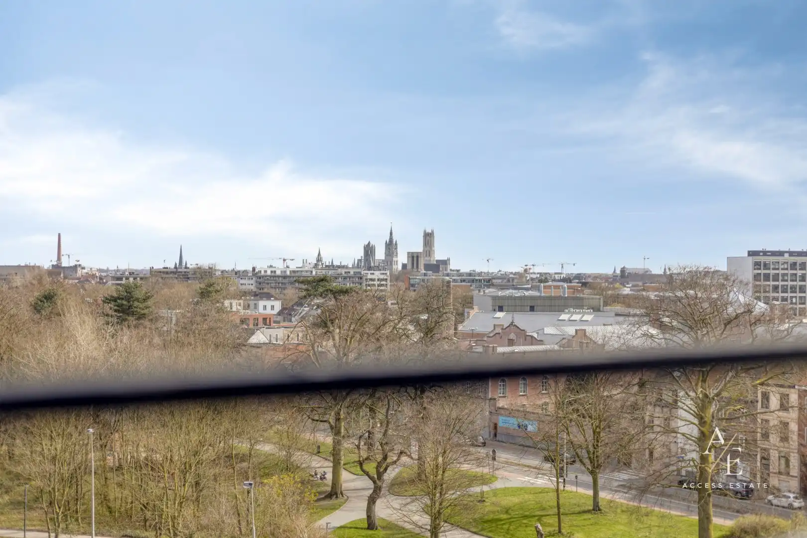 GENT - Te renoveren appartement (2slk.) met groot terras en ver uitzicht over het stadscentrum foto 12