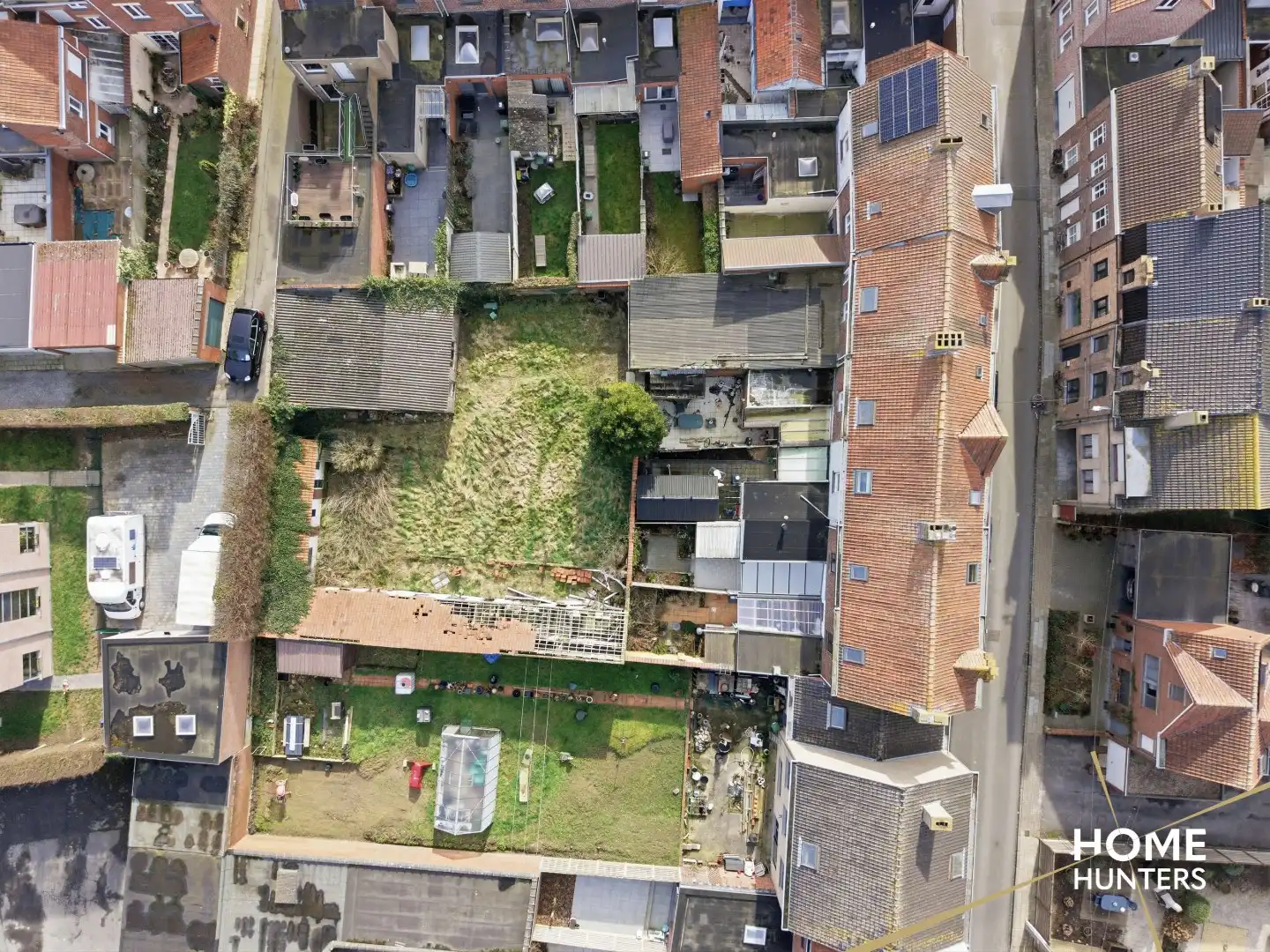 Karaktervolle renovatiekans op topligging in Ieper – 4 slaapkamers, ruime tuin en garage met achteruitgang foto 6