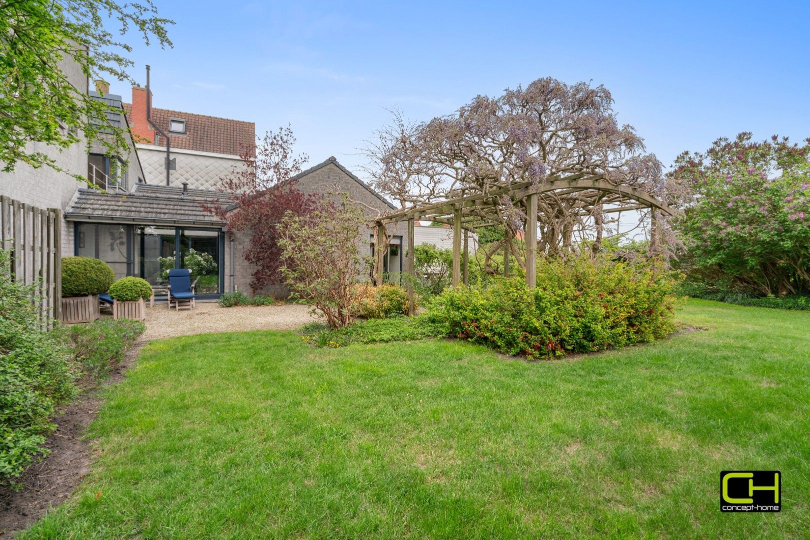 Villa met woonst en praktijkruimte te koop in Beke foto 22
