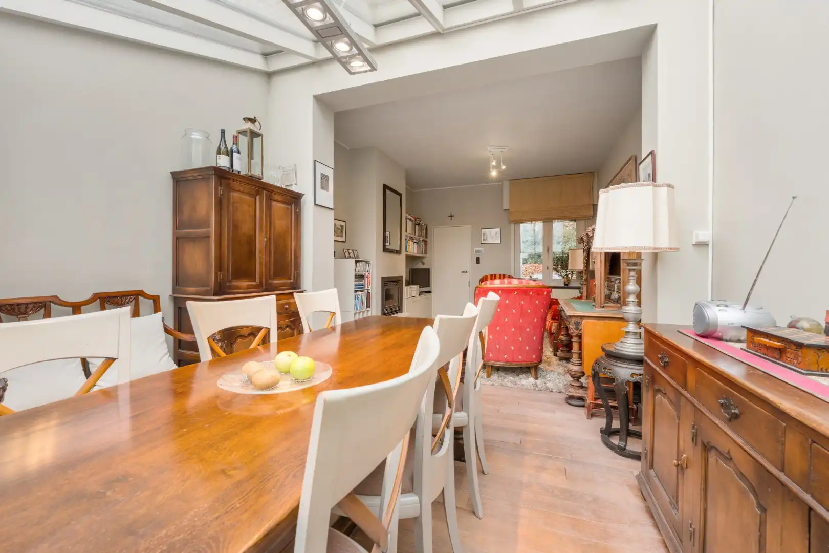 Karaktervolle halfopen woning op een strategische ligging te Assebroek. foto 6