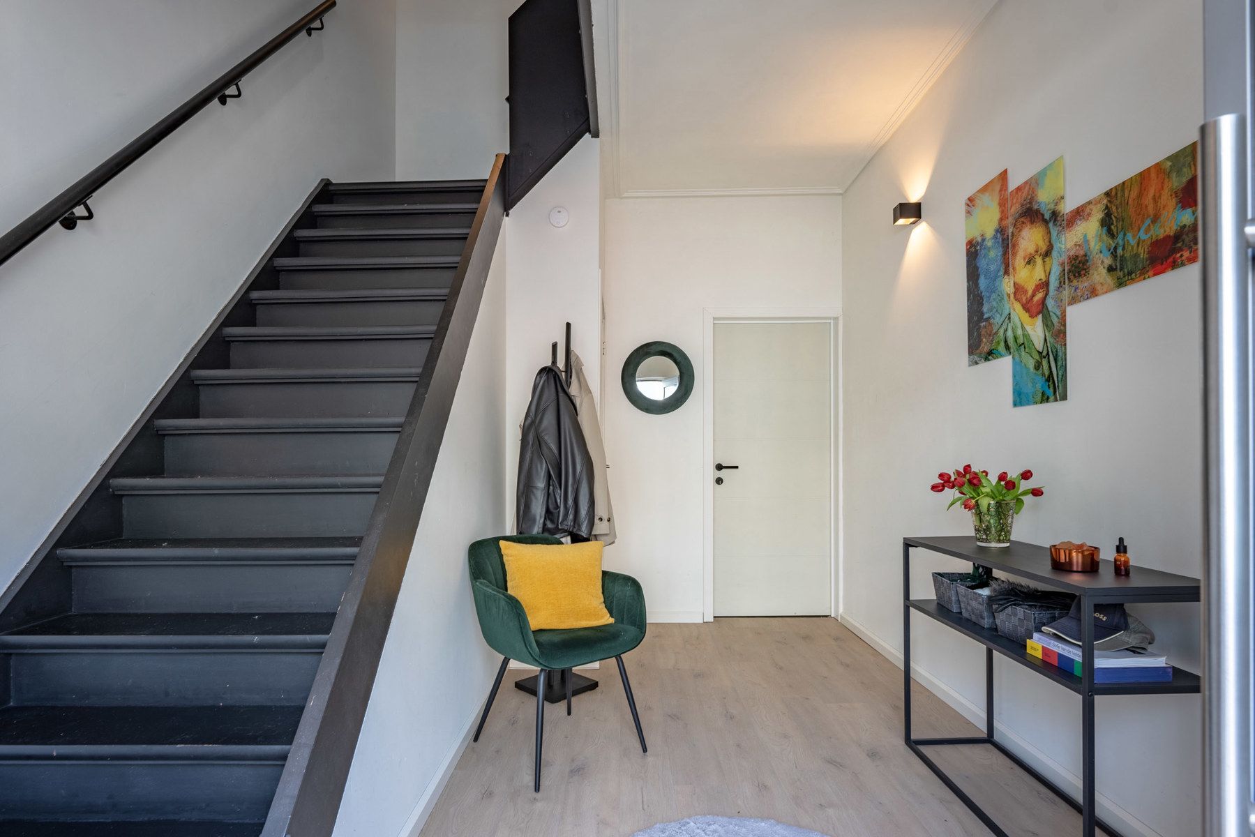 Instapklare bel-etagewoning met 2 slaapkamers, tuin en garagebox! foto 2