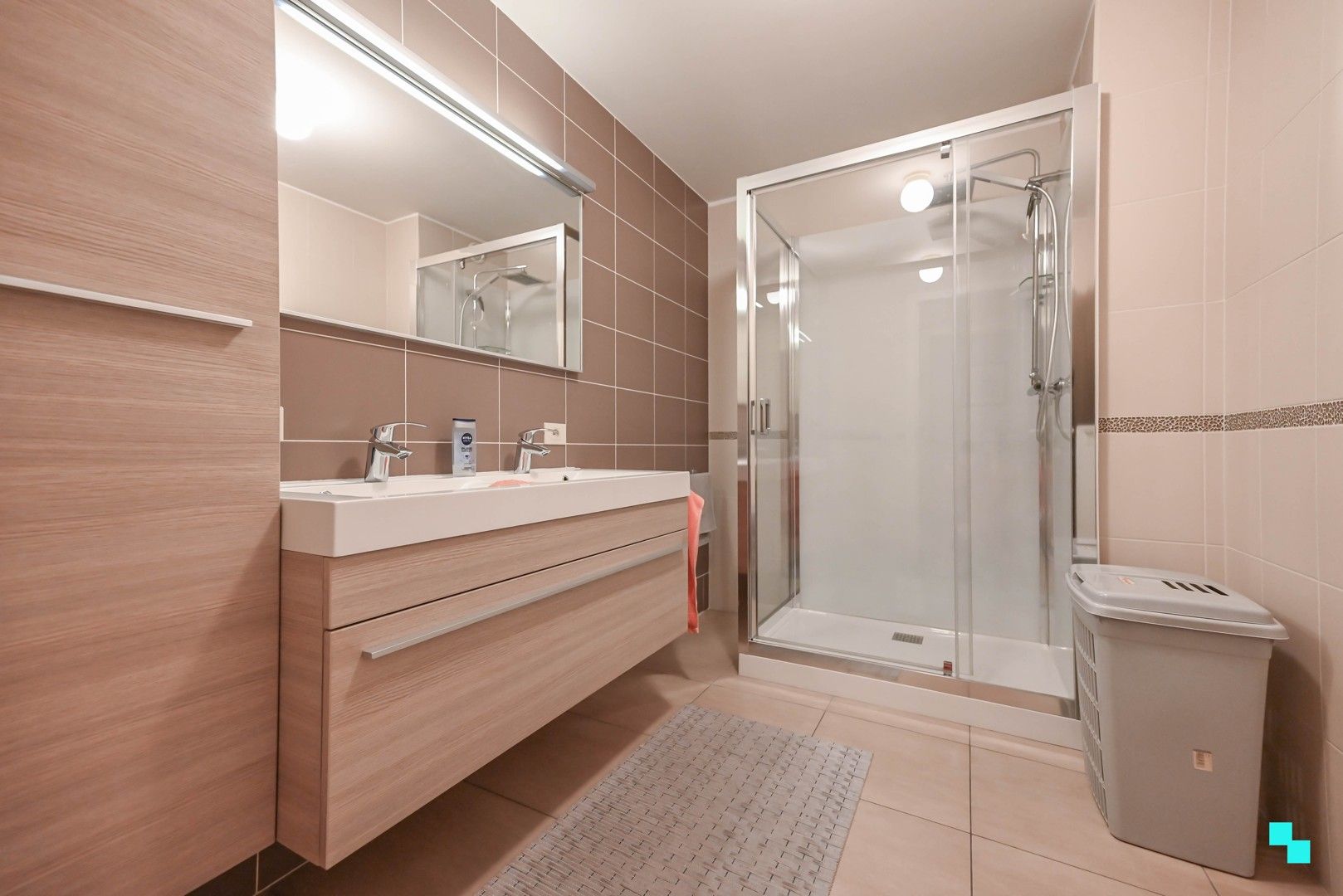 Ruim tweeslaapkamer appartement nabij centrum Izegem foto 22