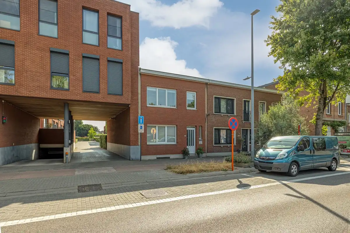 Instapklare semi half open woning met 4 slaapkamers foto 21