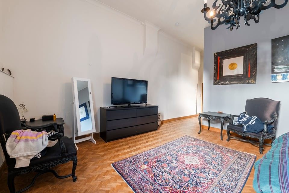 ICONISCH HANDELSPAND MET LUXUEUZE WOONST OP DE GROTE MARKT VAN SINT-TRUIDEN foto 18