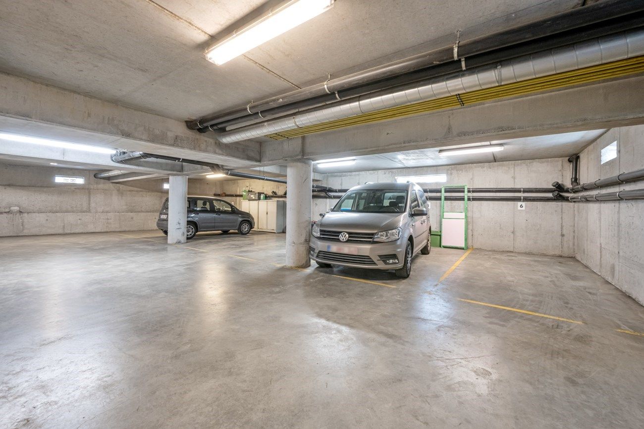 Palend aan de Lieve: Comfortabel appartement met lift, garage en 2 slaapkamers in het Prinsenhof foto 12