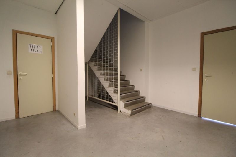 Bedrijfsgebouw op strategische ligging te huur in Roeselare(Beveren) foto 10