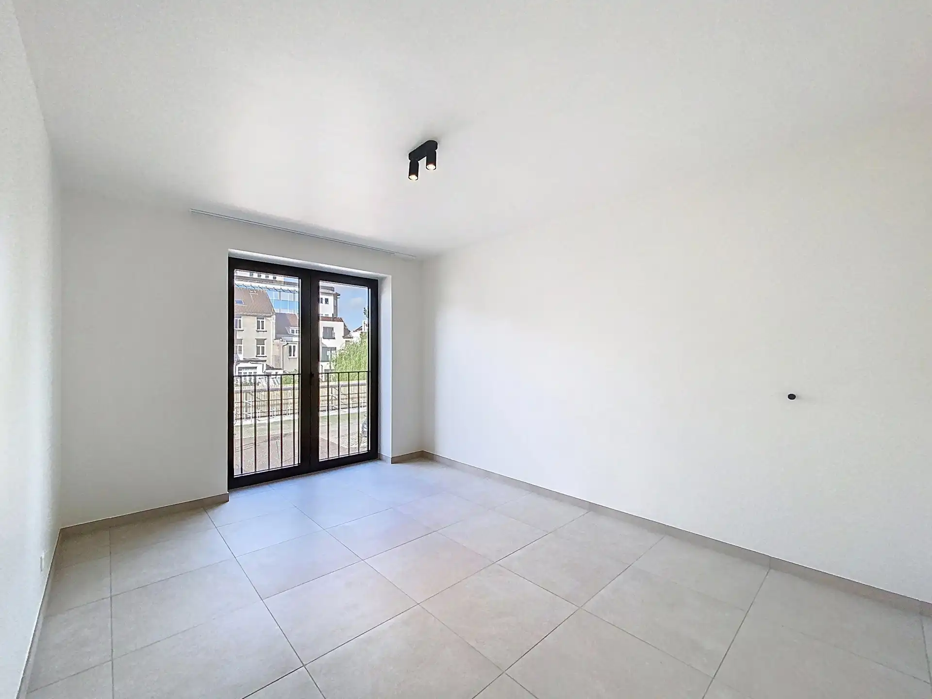 Nieuw huis met 3 slaapkamers en exterieur foto 19