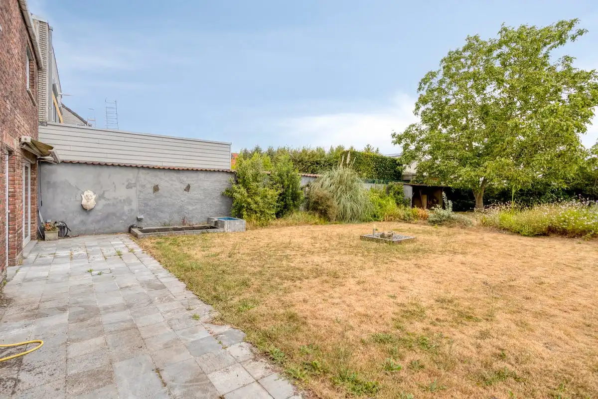Ruime te renoveren gezinswoning op 588 m² te koop te Heule! foto 26