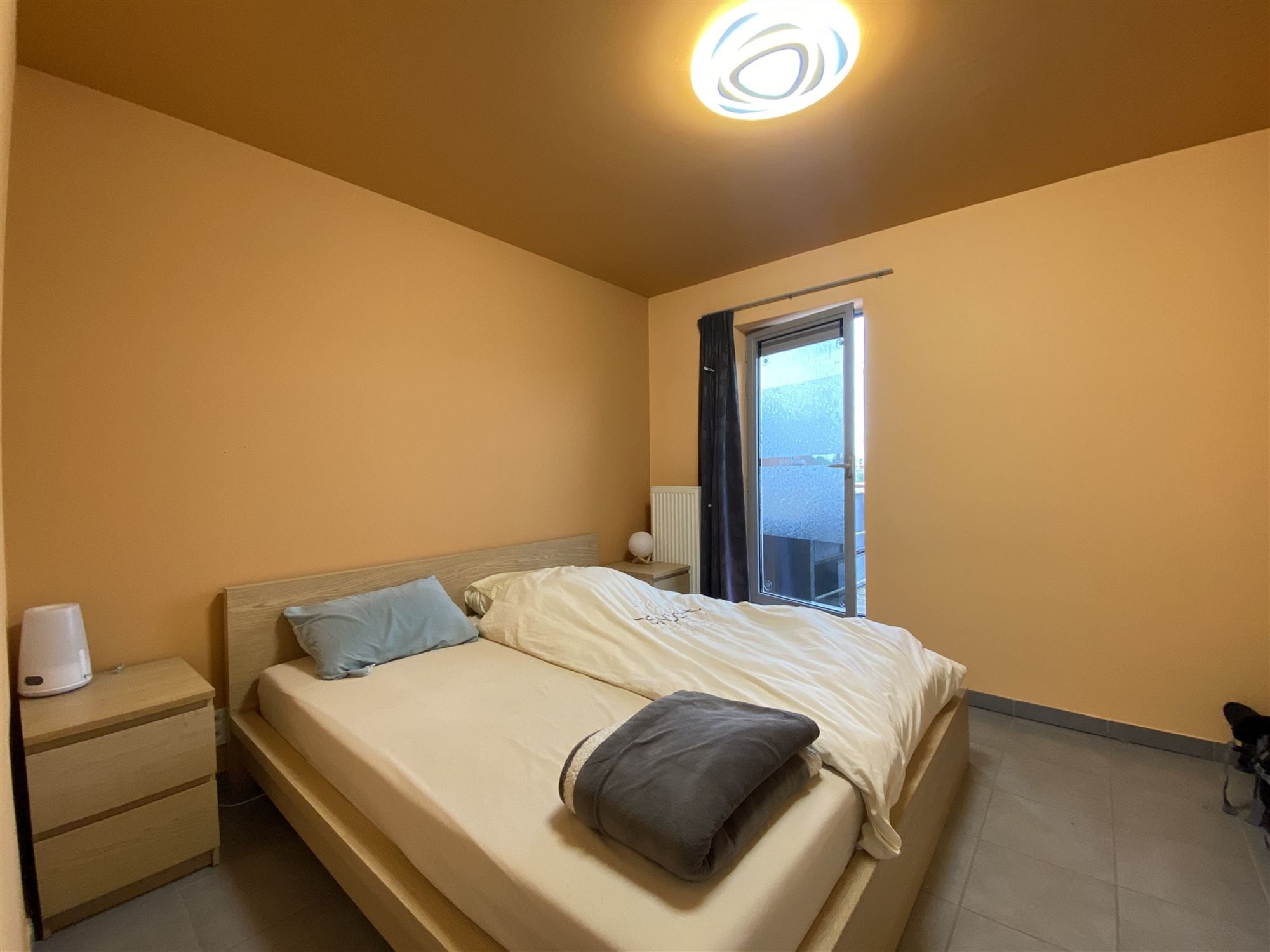 2 slaapkamer-appartement met terras en garage, gelegen in het centrum van Oosteeklo foto 7
