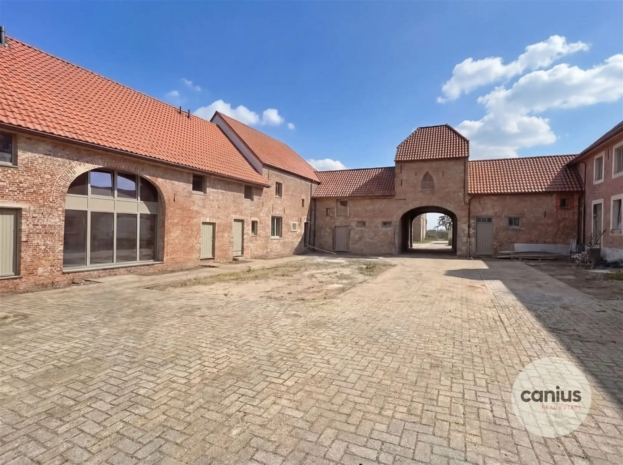 WONEN IN DE PAREL VAN HASPENGOUW foto 2