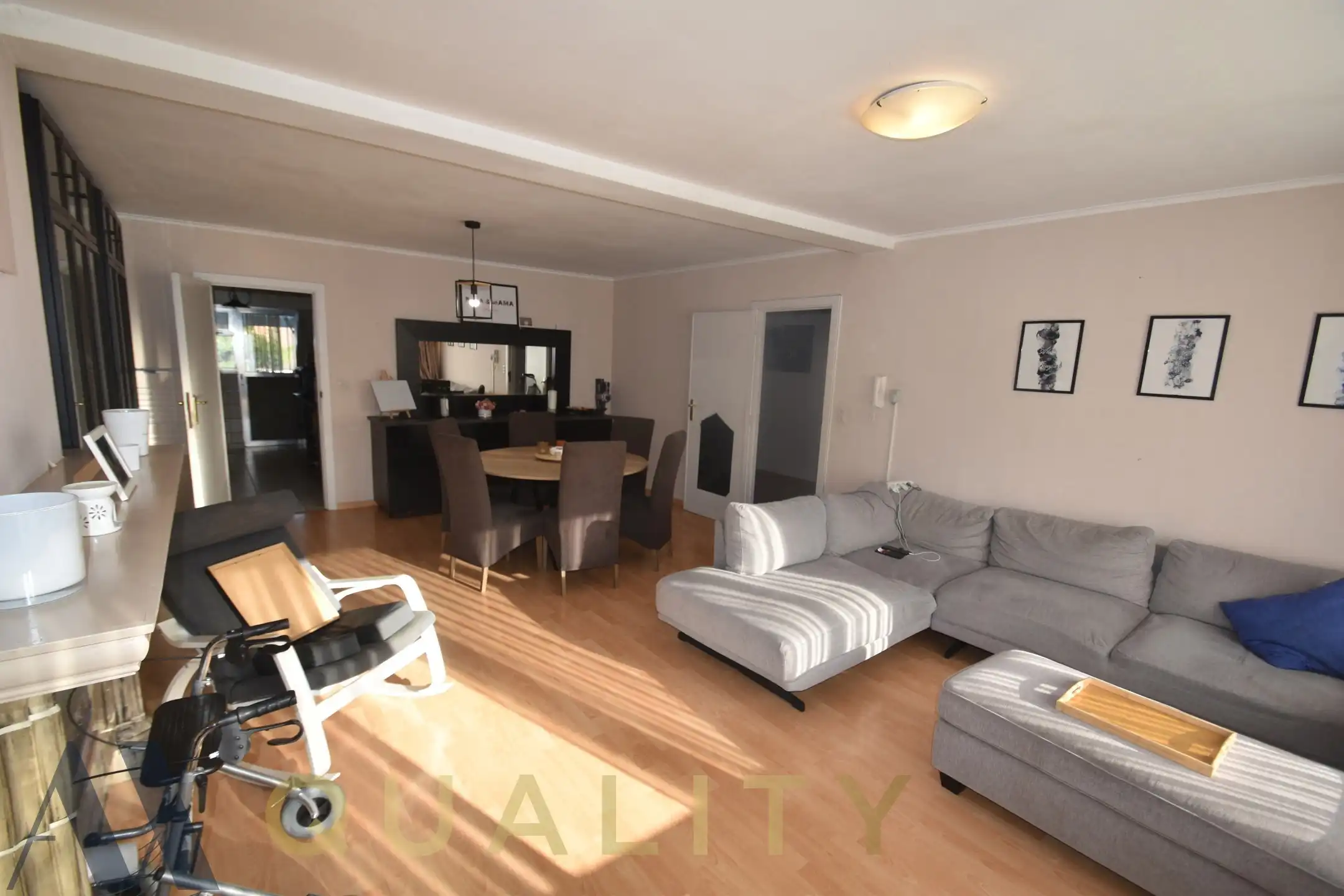 Rustig gel. 2 slpk.appt. (95 m²) met overdekt terras en kelder foto 2