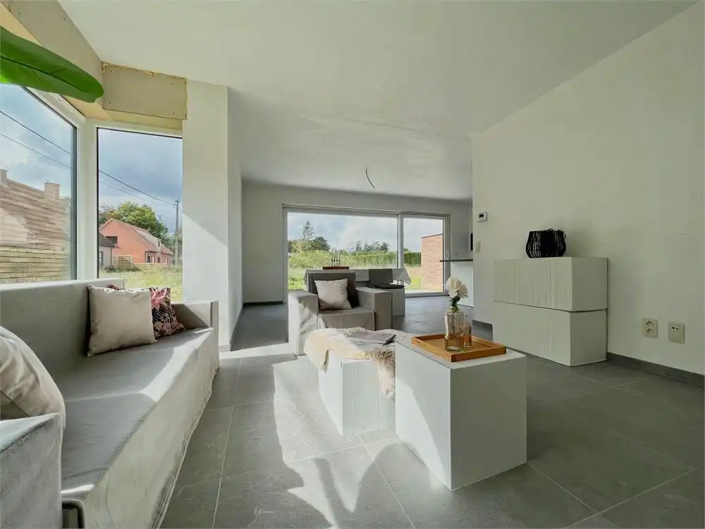 Topper! Prachtige, lichtrijke woning met zonnige tuin! foto 3